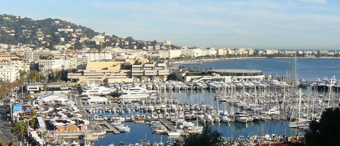 Transport et circuits à partir du Quai Laubeuf au port de Cannes